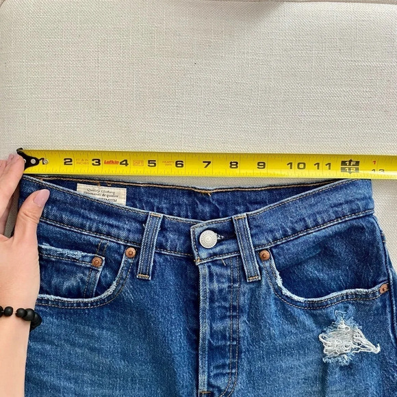 NWOT Levi’s Premium 501 Blue  Distressed Hem Denim Jeans Size 24-25 - Picture 10 of 15